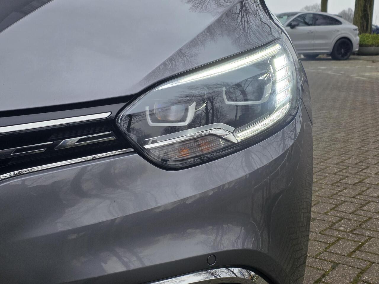 Renault GRAND SCENIC 1.3 TCe Executive AUTOMAAT | Panodak | Trekhaak | Leer | Stoelverwarming | Cruise Control