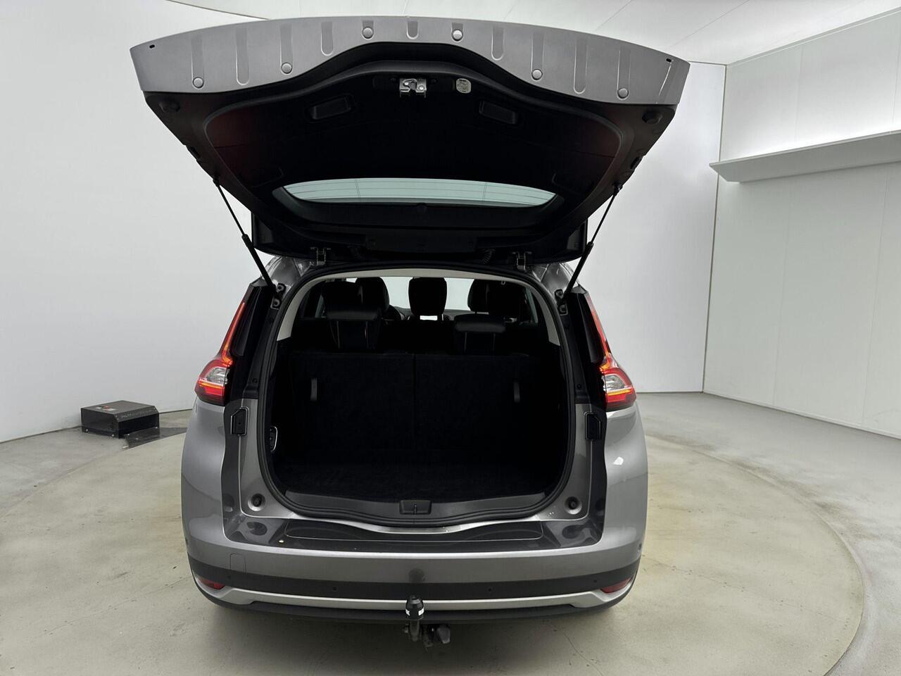 Renault GRAND SCENIC 1.3 TCe Techno 7p. | Apple Carplay & Android Auto | Electronic Climate Control | Lichtmetalen Velgen 20" | Cruise control | Navigatie | Trekhaak