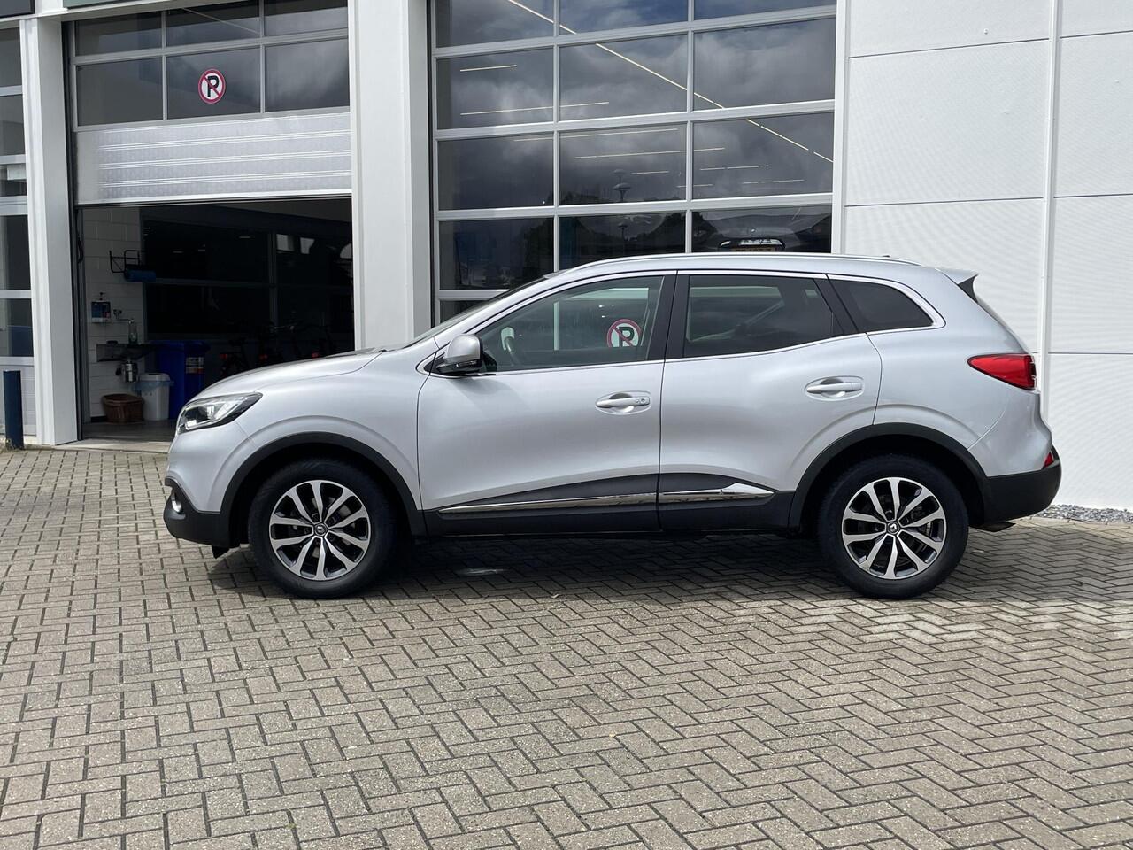 Renault KADJAR 1.2 TCe 130 EDC Limited TREKHAAK | NAVIGATIE | PARKEERSENSOREN | APPLE CARPLAY & ANDROID AUTO | KEYLESS