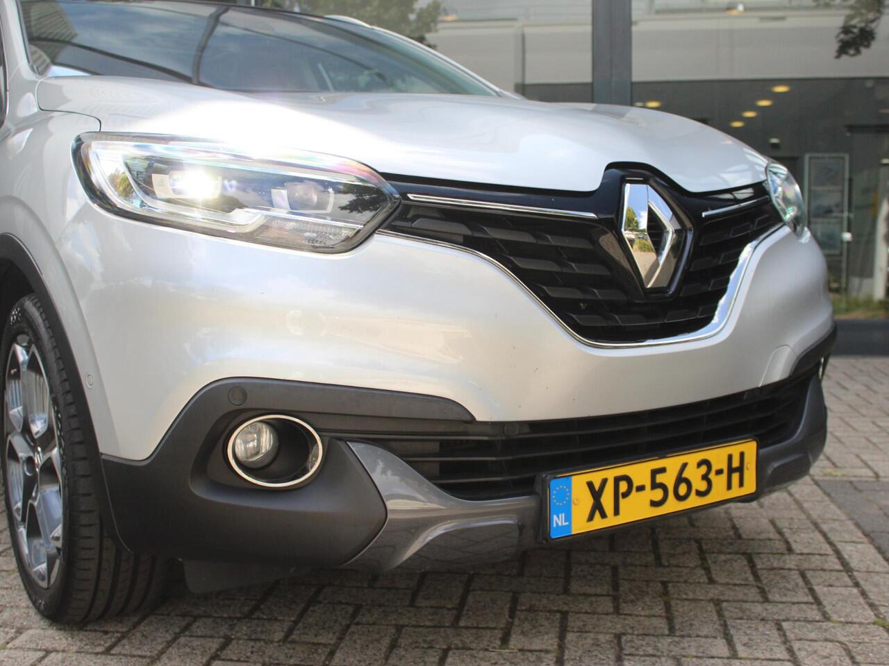 Renault KADJAR 1.2 TCe 130 Intens AUTOMAAT / TREKHAAK / DEALER OND. / PANODAK / NAVI / LED / PDC V+A / CAMERA / PRIV GLASS / BLINDSPOT / KEYLESS / BLUETOOTH / CRUISE / CLIMATE DUAL ZONE / 19'' LMV
