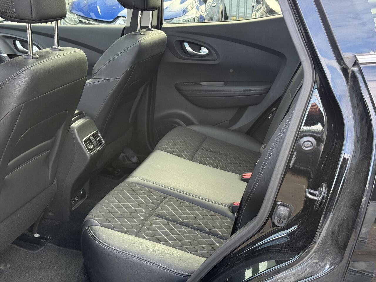 Renault KADJAR 1.3 TCe Intens (Hoge instap) Panoramadak | Trekhaak | Navigatie | Camera | Dealer Onderhouden