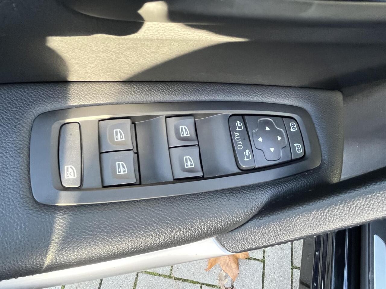 Renault KADJAR TCe 160 PK Bose | APPLE CARPLAY EN ANDROID AUTO | LM VELGEN 19 INCH | LED LAMPEN | SENSOREN V+A | CAMERA | DODEHOEK DETECTIE | TREKHAAK | 1500 KG TREKGEWICHT | CLIMATE EN CRUISE CONTROL |