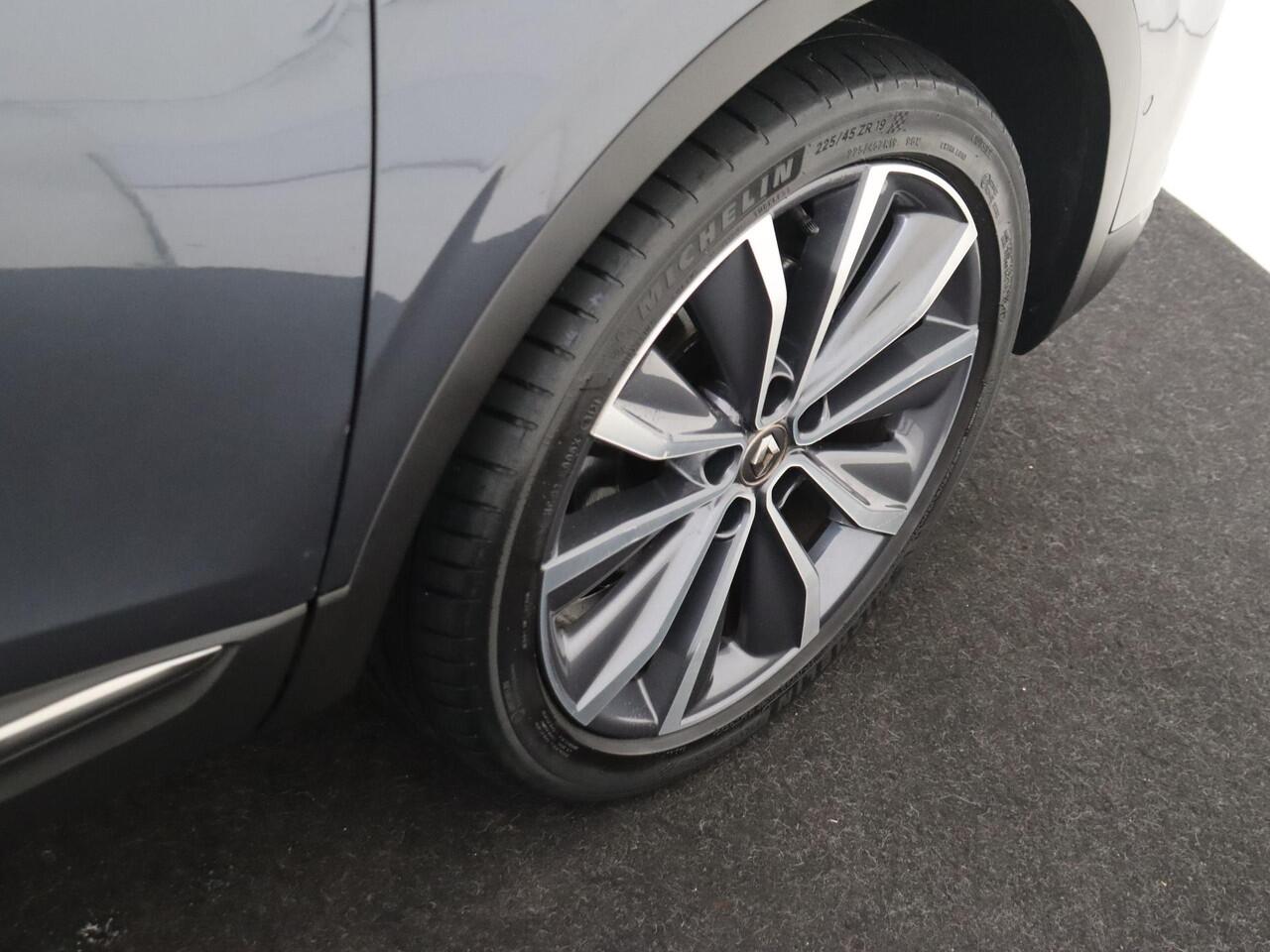 Renault KADJAR 1.3 TCe Intens | Achteruitrijcamera | Verwarmbare stoelen | Dode hoek detectie