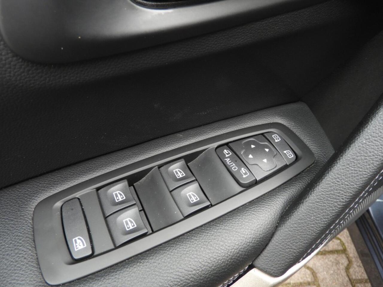 Renault KADJAR 1.3 TCE INTENS 140PK CAMERA/LEDER/CARPLAY