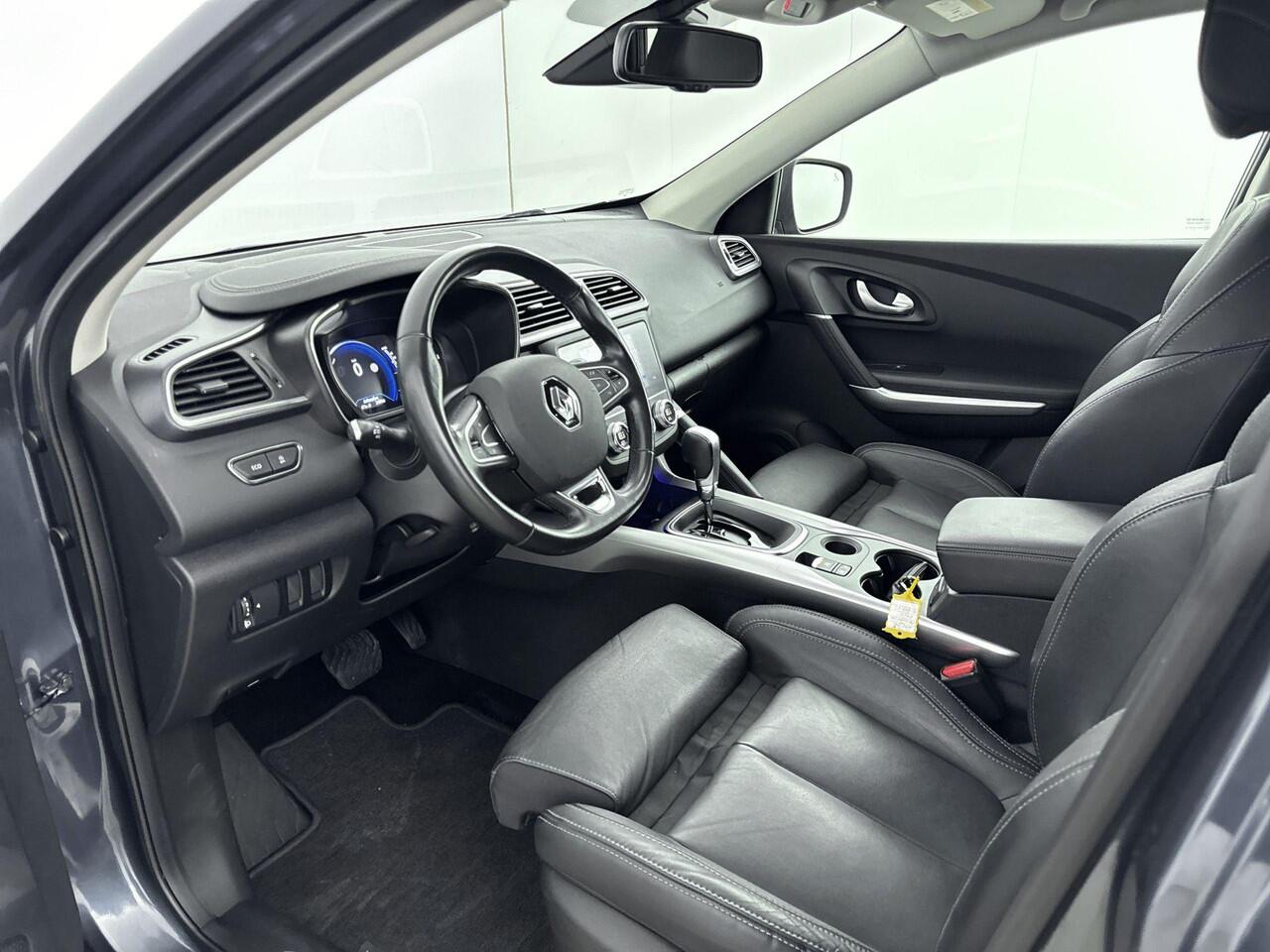 Renault KADJAR 1.3 TCe 140Pk EDC Intens Automaat | Navigatie | Climate Control | Cruise Control | Lederen Bekleding | Stoelverwarming | Lichtmetalen Velgen 19 Inch | Apple Carplay/Android Auto |