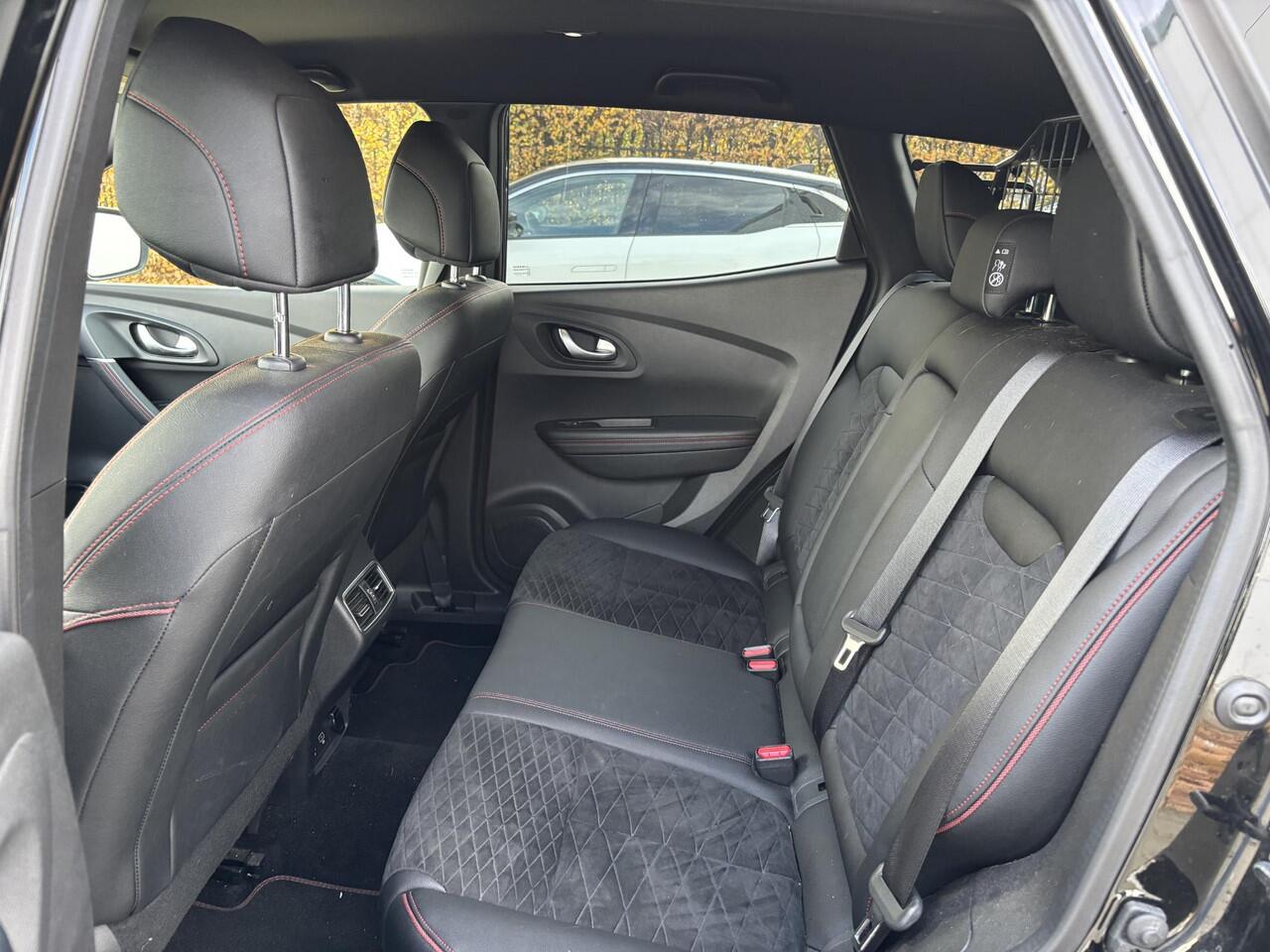 Renault KADJAR 1.3 TCe 159 EDC Black Edition | Automaat| Carplay & Android Auto| Stoelverwarming | BOSE Premium Audio| 19" Lichtmetalen Velgen| Full LED|