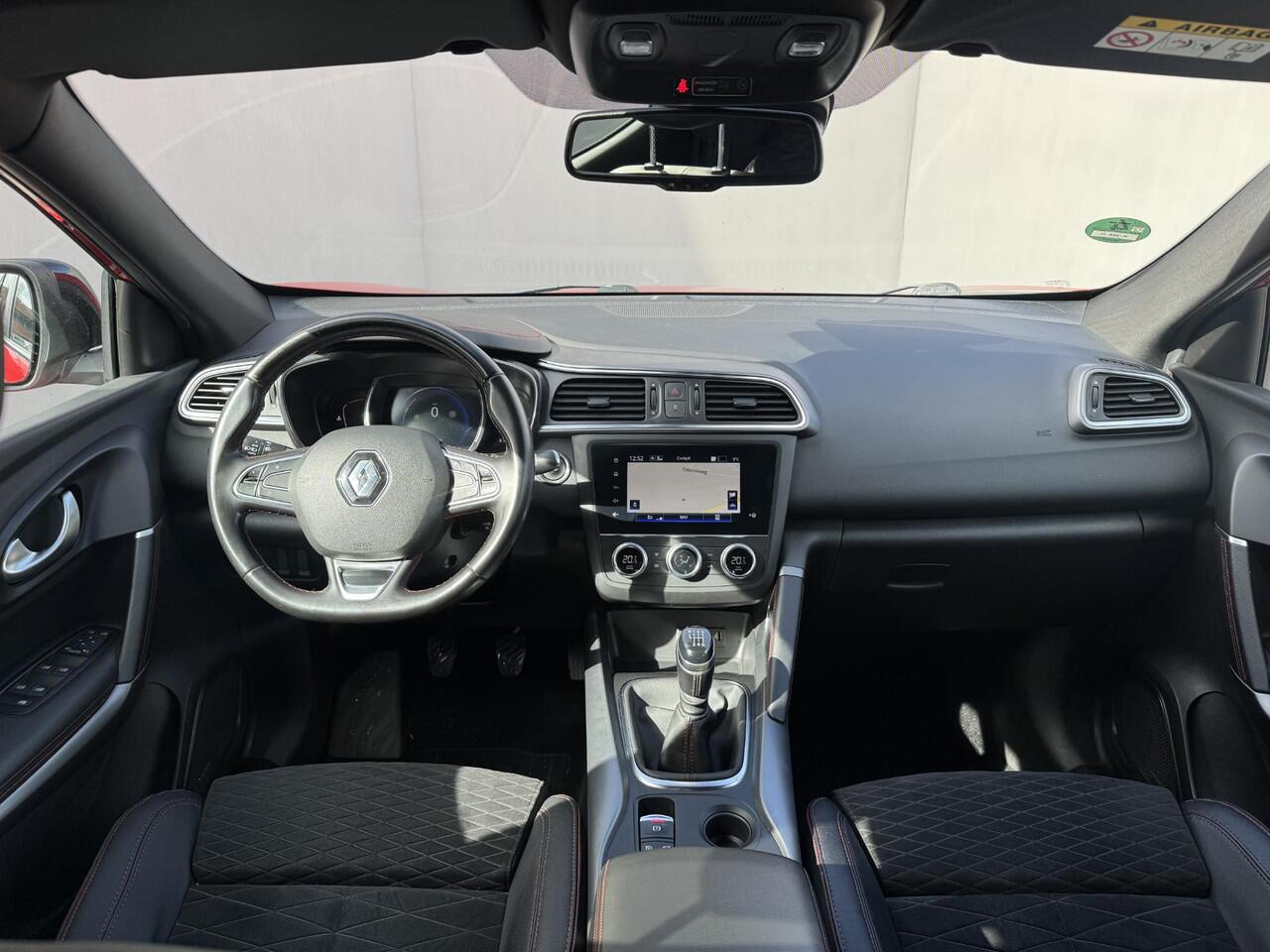 Renault KADJAR 1.3 TCe 160 Black Edition / Navigatie / Cruise Control / Camera / Climate Control / Elektrische bestuurdersstoel / Dodehoekdetectie/ stoelverwarming