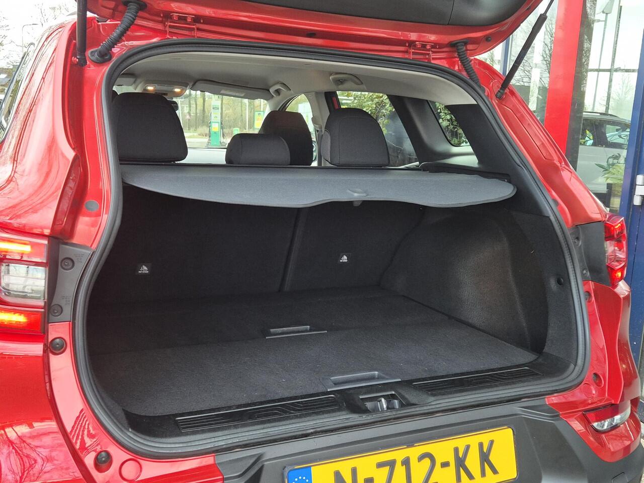 Renault KADJAR 1.3 TCe 140PK Limited | Navigatie | Parkeersensoren | Cruise Control | Climate Control | LM Velgen