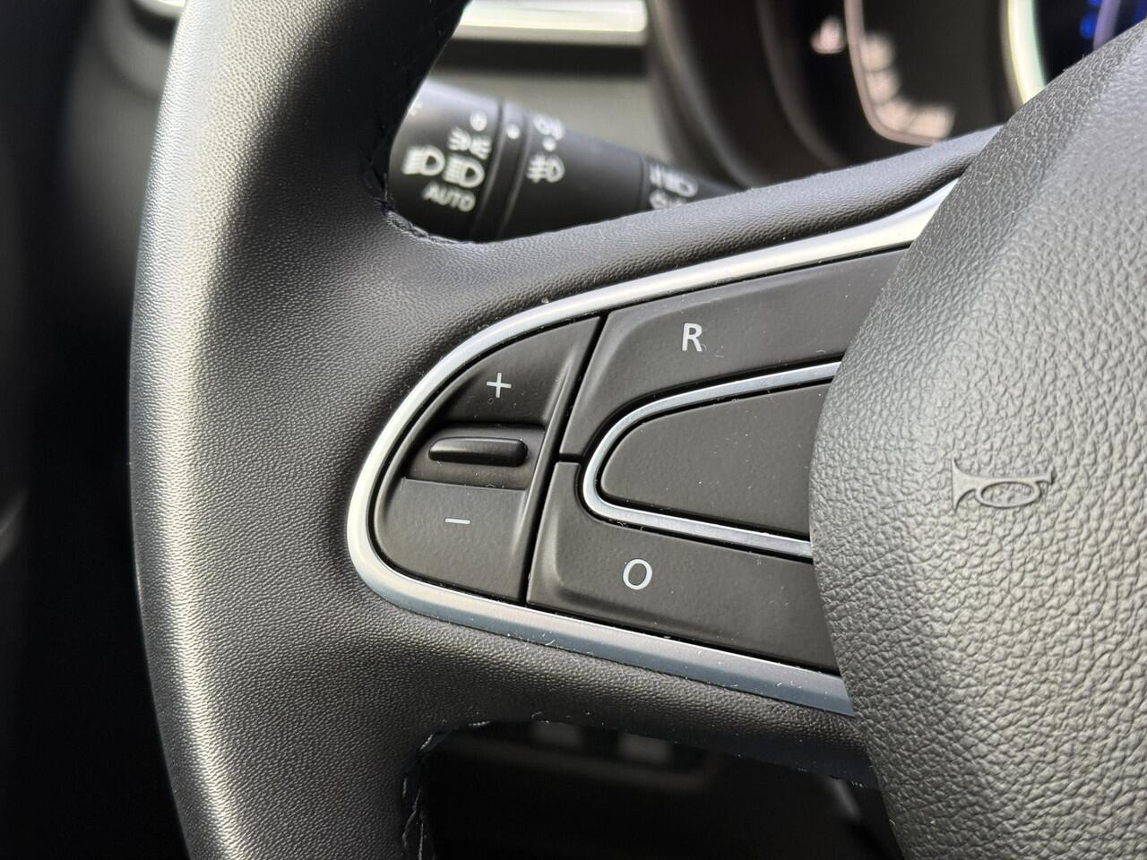 Renault KADJAR 1.3 TCe Techno / Trekhaak / 1500KG Trekgewicht / Navigatie / Stoel Verwarming / Achteruitrij Camera / Apple Carplay&Android Auto /