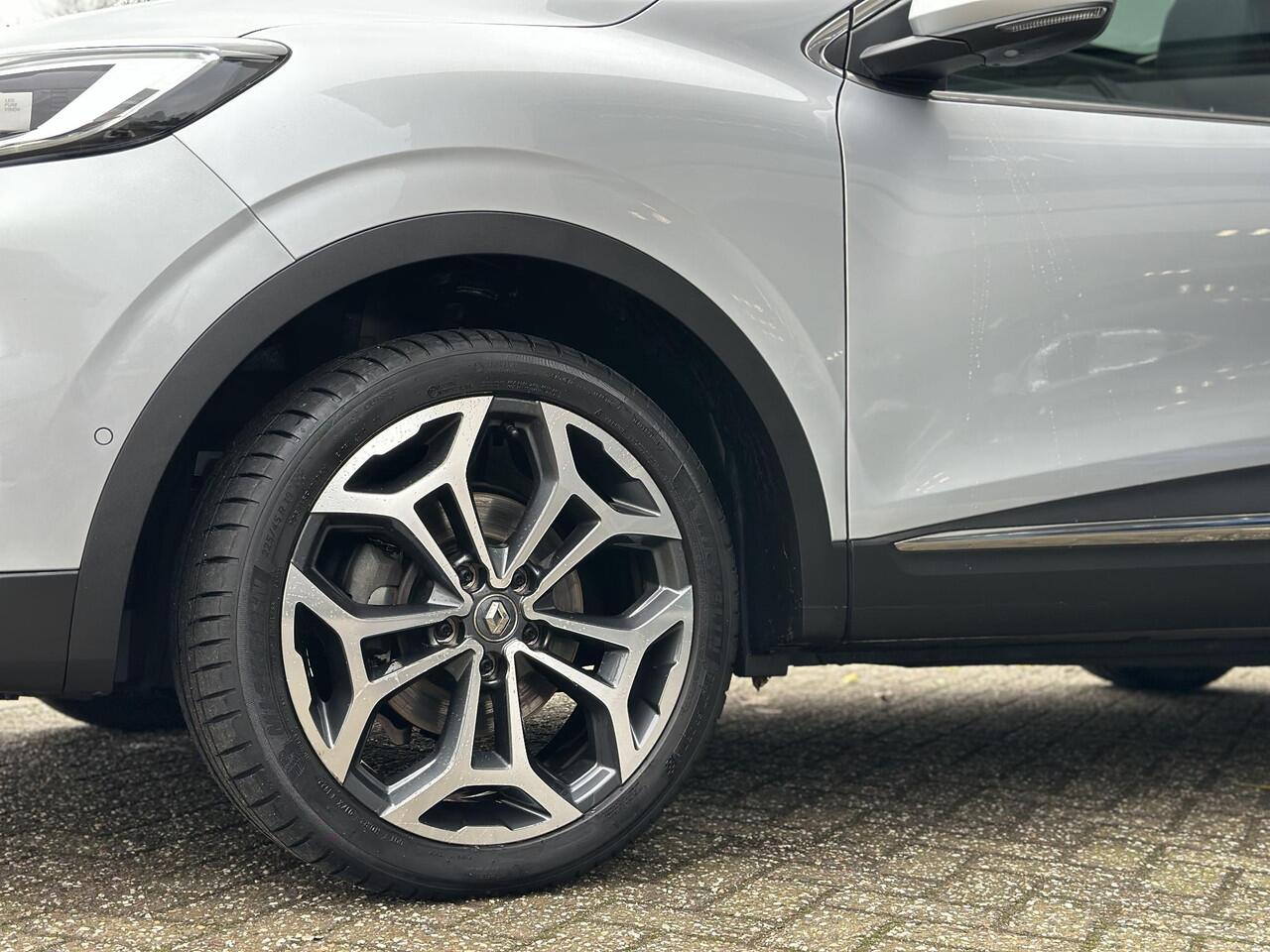 Renault KADJAR 1.3 TCe Techno | Navigatie systeem | Camera/Sensoren | Glazendak | Dealeronderhouden |