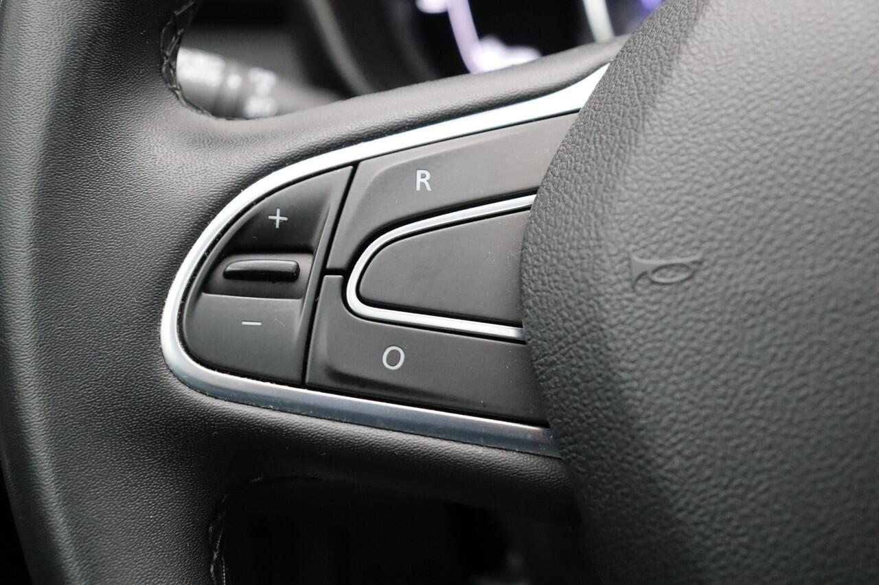 Renault KADJAR 140pk TCe Techno | Elek. uitklapbare trekhaak | Panoramadak | Dealer onderhouden | Stoelverwarming | Achteruitrijcamera |