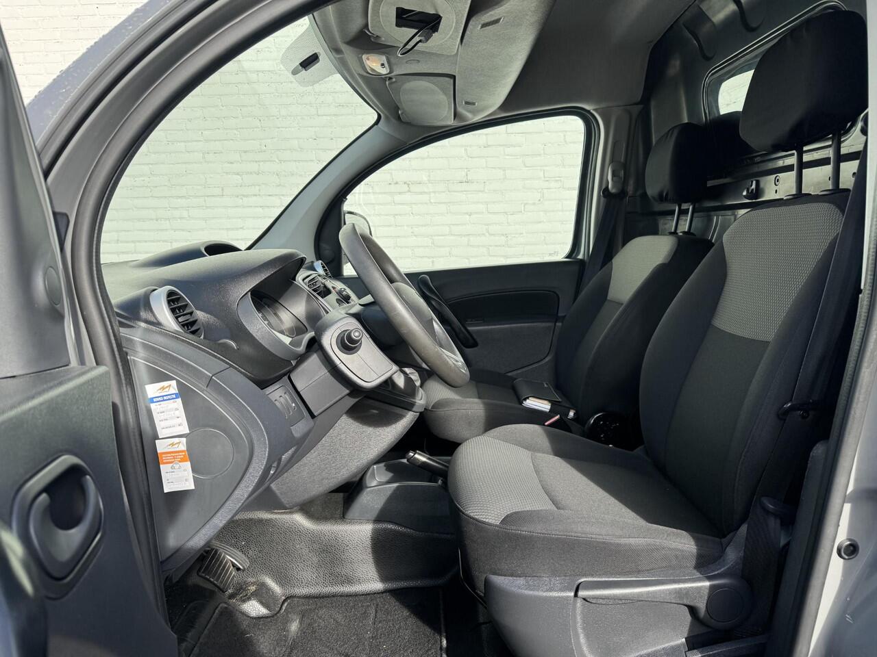 Renault KANGOO 1.2 TCe 115 EDC Comfort / prijs is inclusief BTW en BPM / Automaat / Camera / Parkeersensoren / Airco / Bluetooth telefoonvoorbereiding /