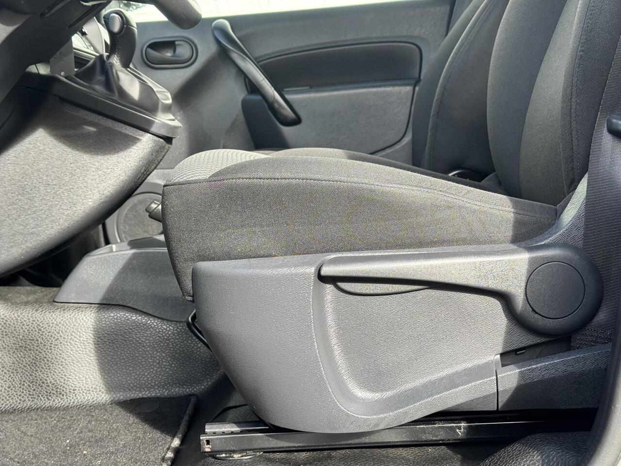 Renault KANGOO 1.2 TCe 115 EDC Comfort / prijs is inclusief BTW en BPM / Automaat / Camera / Parkeersensoren / Airco / Bluetooth telefoonvoorbereiding /