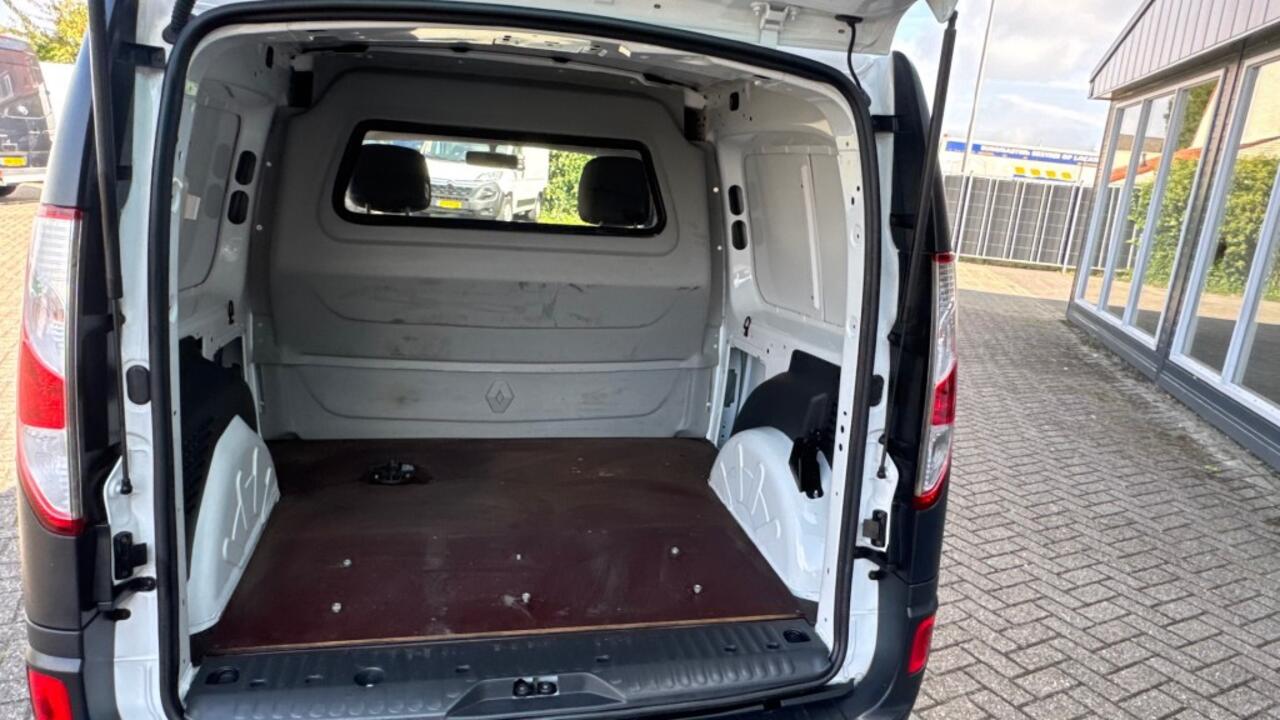 Renault KANGOO 1.5 DCI 55KW 75PK EURO 6 NAVIGATIE/ PARKEERSENSOREN/ 100% DEALERONDERHOUDEN
