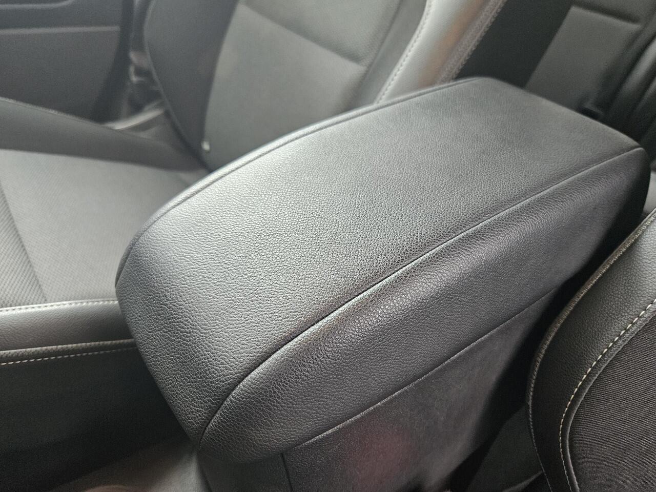 Renault KANGOO 1.3 130PK Techno EDC Automaat 5-Persoons / Trekhaak Afneembaar 1500KG / Adaptief Cruise Control / Stoelverwarming / Achteruitrijcamera / Apple Carplay & Android Auto / Navigatie / Parkeersensoren Rondom / 17" Lichtmetalen Velgen / Privacy Glass / Climate 