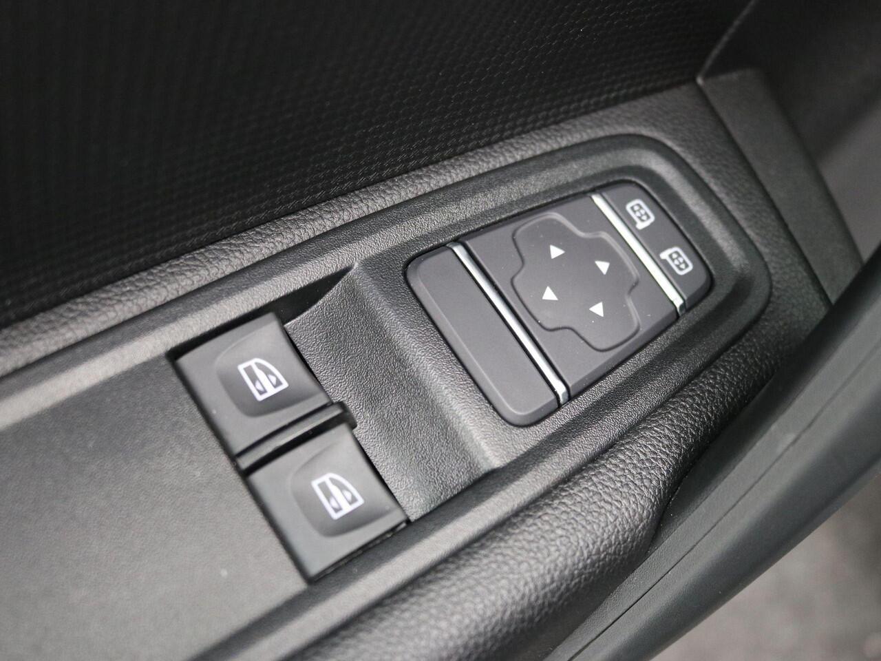 Renault KANGOO 1.5 Blue dCi 75 Comfort L1 / Trekhaak / Airco / All seasonbanden / Apple CarPlay & Android Auto / Achterdeuren / Rechts zijschuifdeur / NL Auto / Dealer onderhouden /