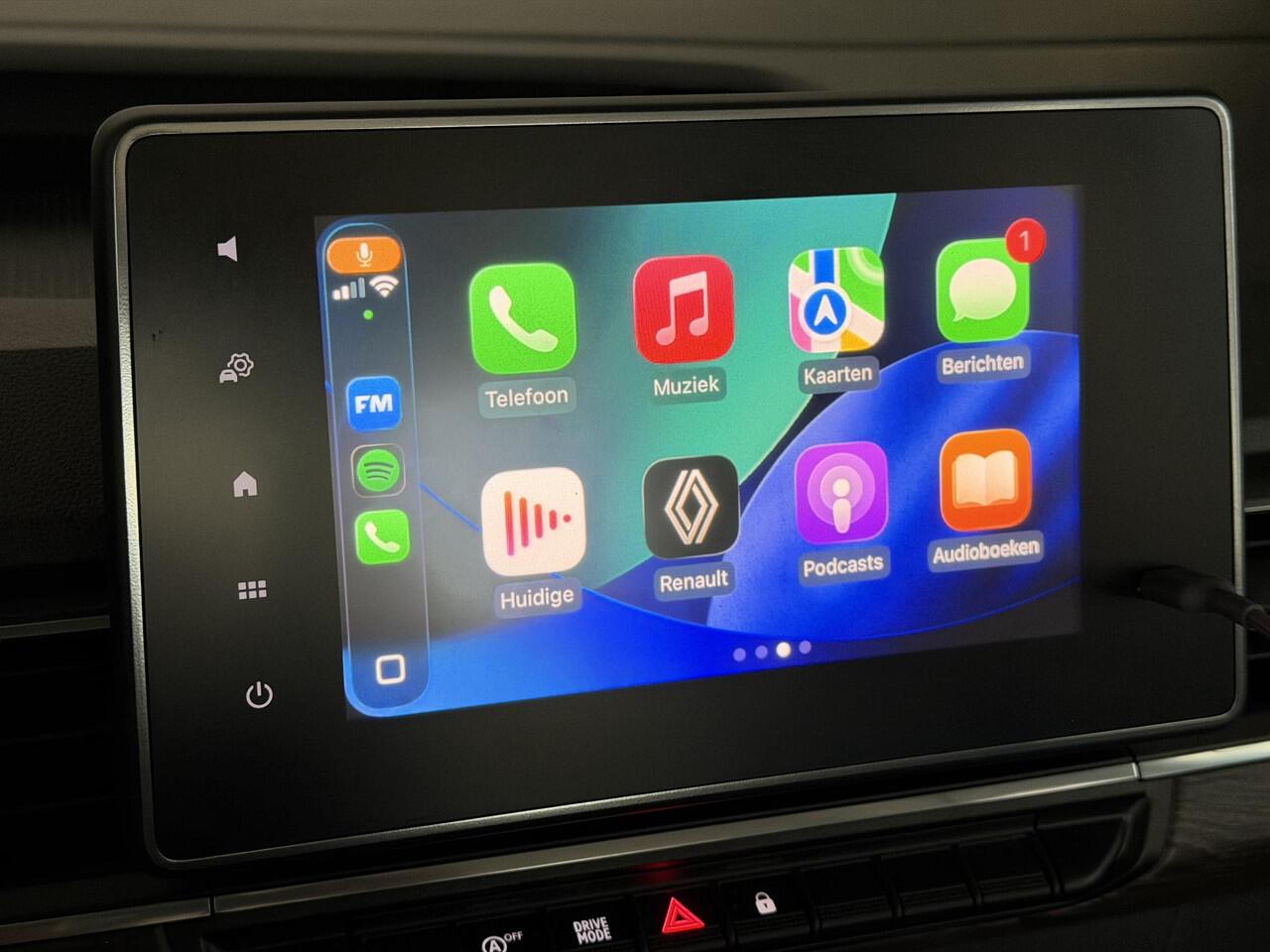 Renault KANGOO 1.3 130PK Techno Automaat 5-Persoons / Dealer Onderhouden / Apple Carplay & Android Auto / Navigatie / Parkeersensoren Achter / Privacy Glass / Climate Control / Cruise Control / All Season Banden /