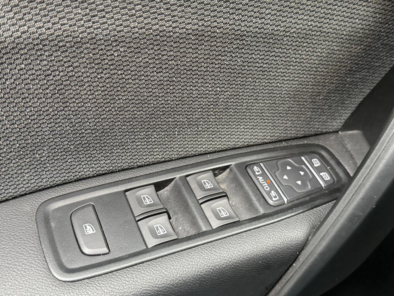 Renault KANGOO 1.3 TCe 130 GPF Techno L2 | 7 PERSOONS | Cruise adaptief | Navigatie | DAB | LED | Key-less | Climate Control | Dodehoek detectie |