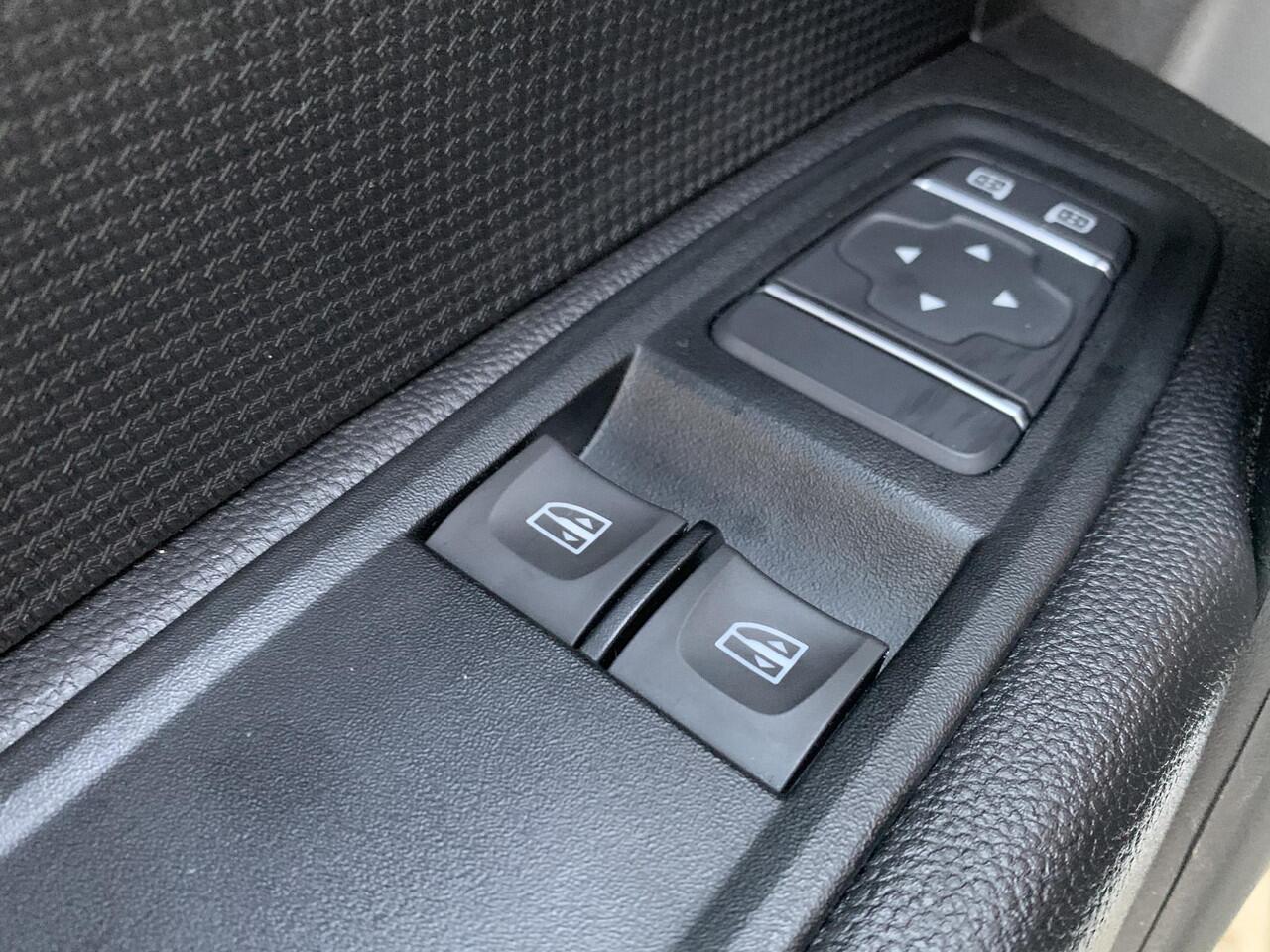 Renault KANGOO E-Tech Advance L1 Open Sesame 44 kWh | Stoelverwarming | Achteruitrijcamera | Vierseizoensbanden |