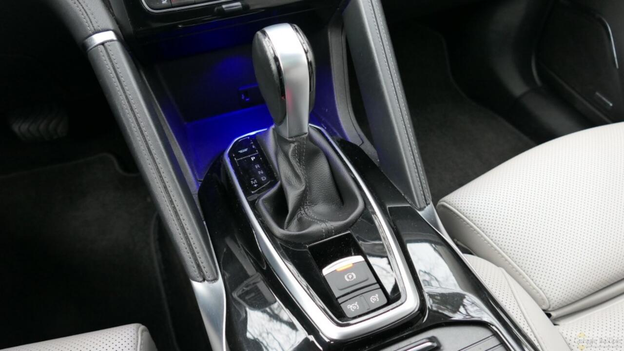 Renault KOLEOS TCe 160 EDC Automaat Initiale Paris