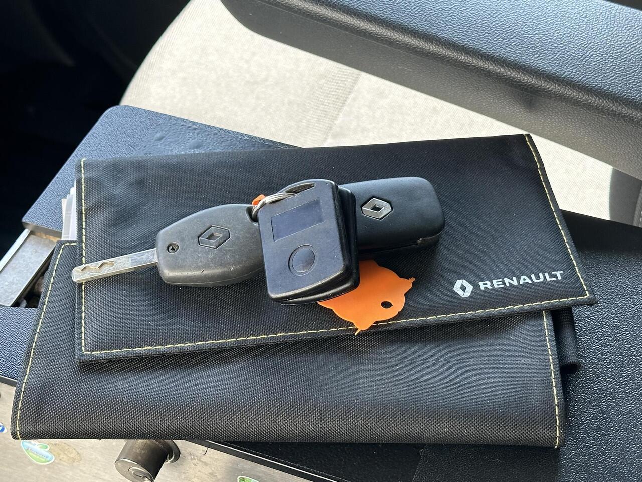 Renault MASTER T35 2.3 dCi L2H2*A/C*NAVI*HAAK*CRUISE*TEL*IMPERIAA