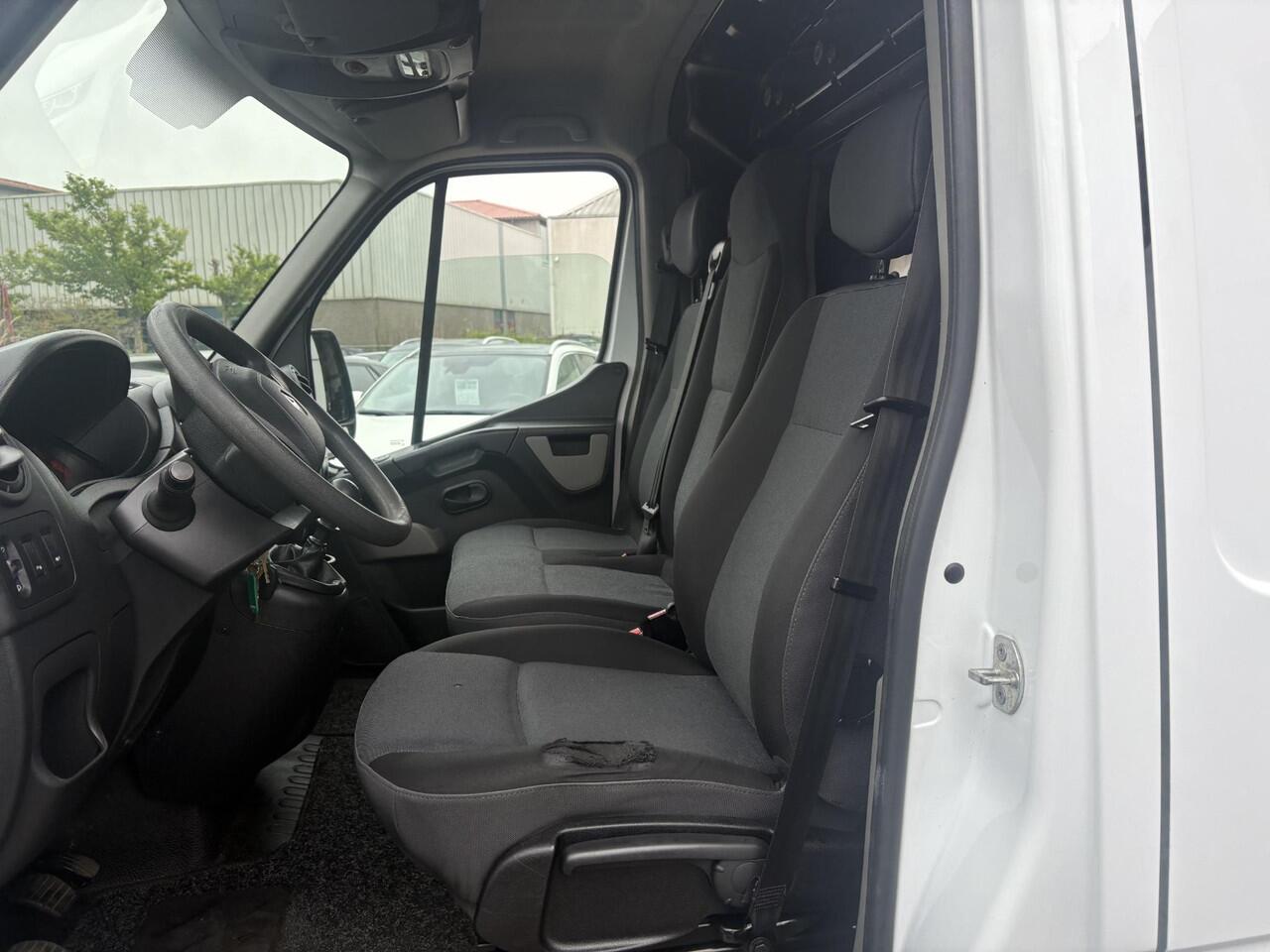 Renault MASTER T33 2.3 dCi L2H2