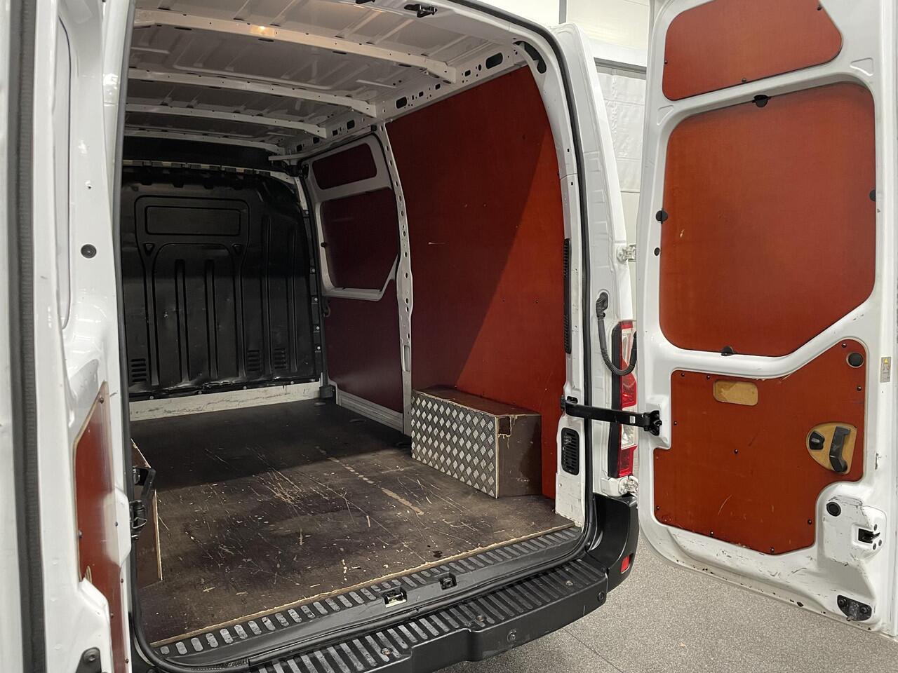 Renault MASTER T35 2.3 dCi L2H2 130PK Airco Cruise Control Navi PDA achter 2-zits