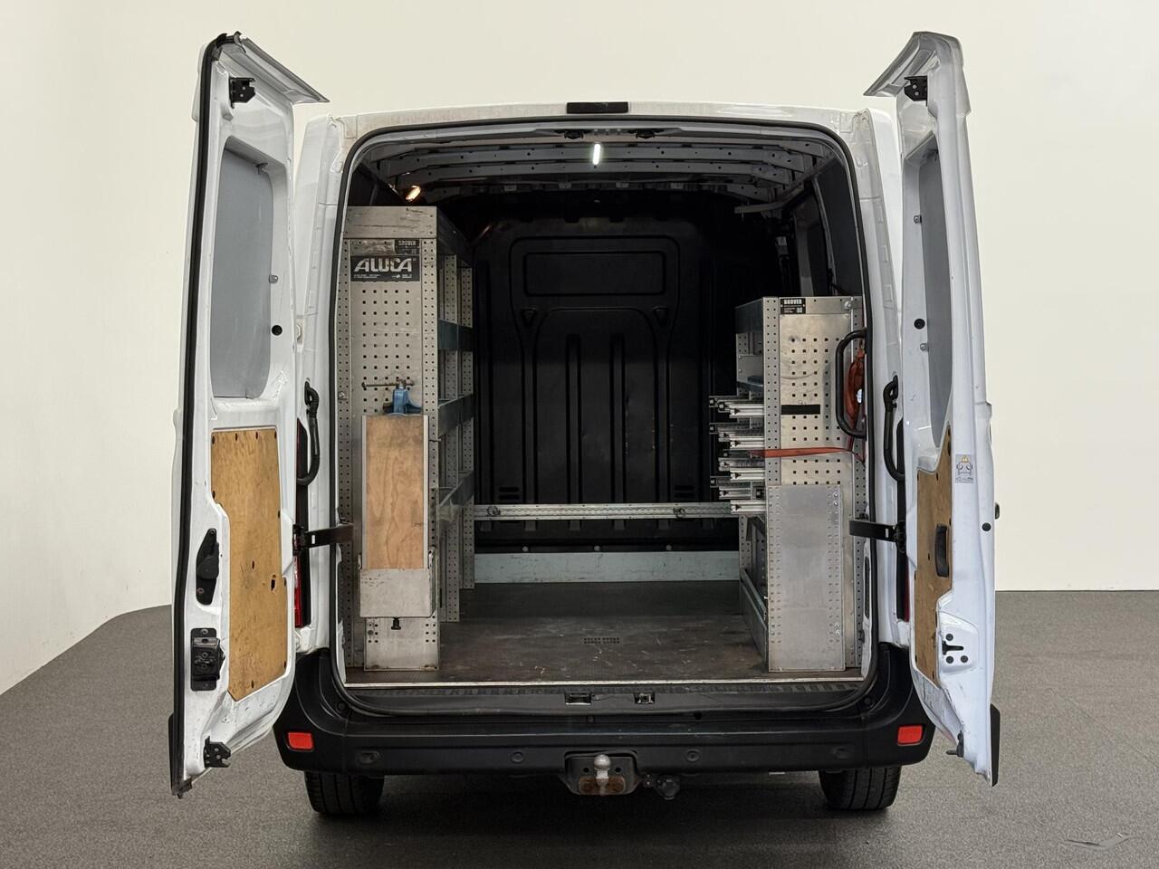 Renault MASTER 135pk L1H1 Navigatie Cruise control Trekhaak parkeersensoren Euro6