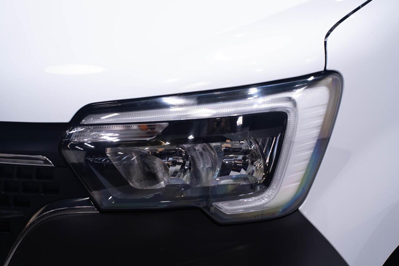 Renault MASTER 2.3 dCi 135 pk L2H2 Airco, Trekhaak Cruise Control, Laadruimte Pakket, PDC achter, 3-Zits