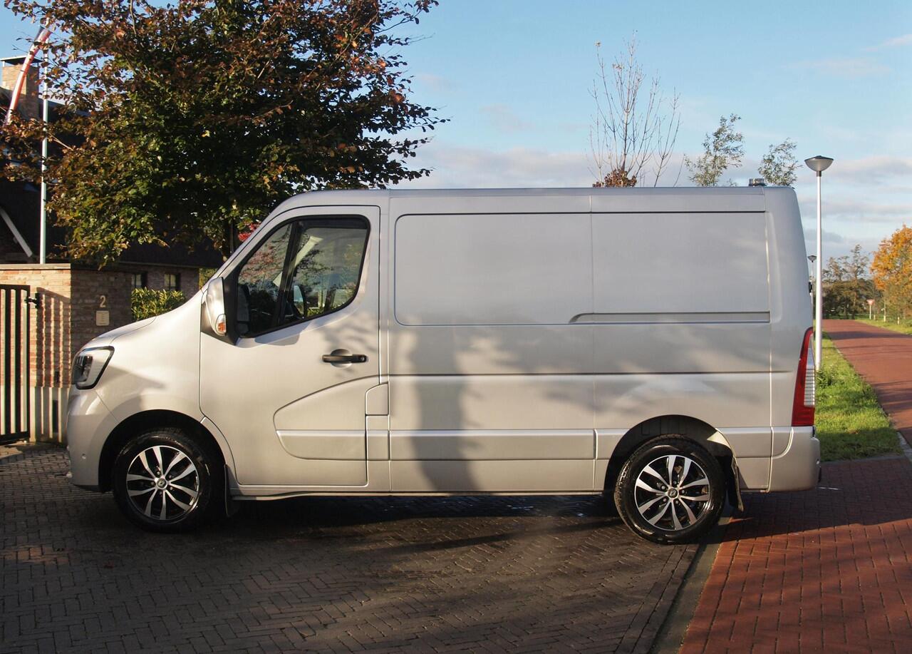 Renault MASTER T28 2.3 dCi 135 L1H1 | Camera | Trekhaak | 136PK | Nieuwstaat |