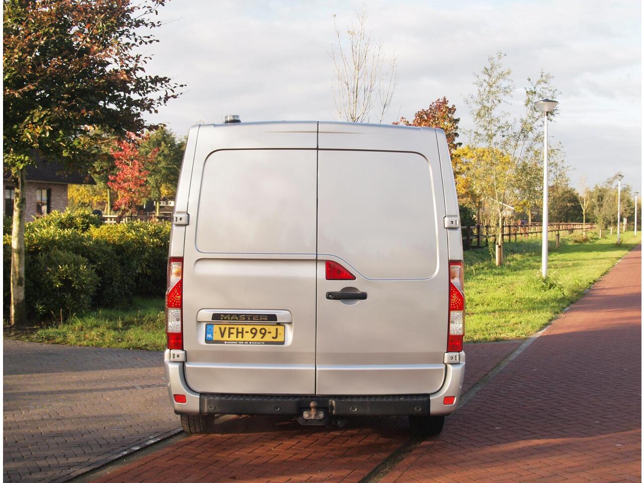 Renault MASTER T28 2.3 dCi 135 L1H1 | Camera | Trekhaak | 136PK | Nieuwstaat |