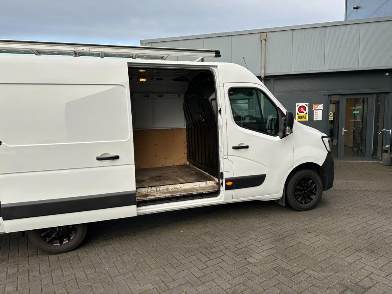 Renault MASTER Master T35 2.3 DCi L3H2 Navi Camera Trekhaak 69000 KM !!
