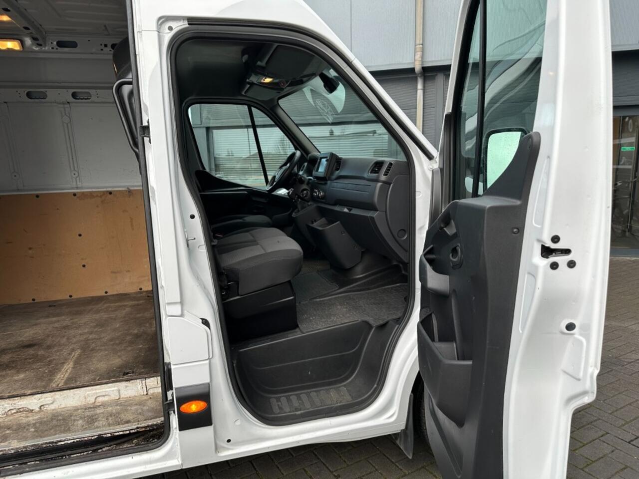 Renault MASTER Master T35 2.3 DCi L3H2 Navi Camera Trekhaak 69000 KM !!