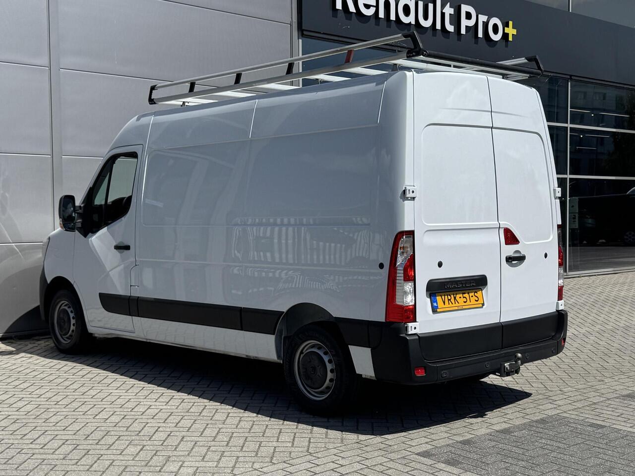 Renault MASTER T35 2.3 dCi 135 L2H2 Comfort | AIRCO | PARKEER SENSOREN | IMPERIAAL | TREKHAAK |