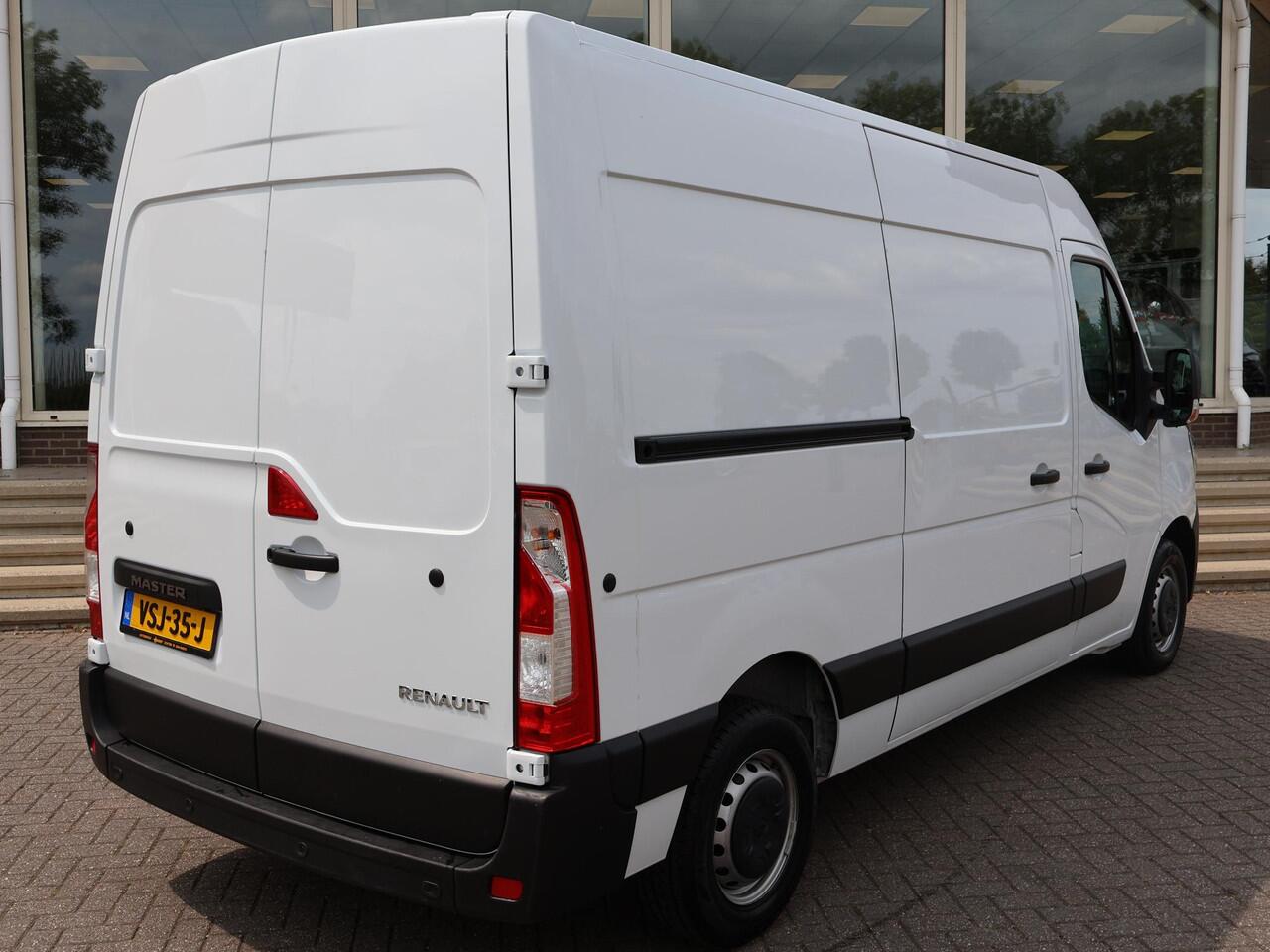 Renault MASTER T35 2.3 DCI 135 L2H2 COMFORT + APPLE CARPLAY | NAVIGATIE | CRUISE | DAB+