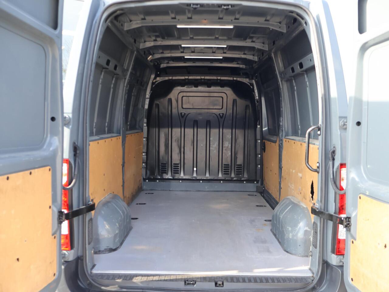 Renault MASTER T35 2.3 dCi 150 PK L2H2 + DAB | LEDER | CAMERA | DODEHOEK