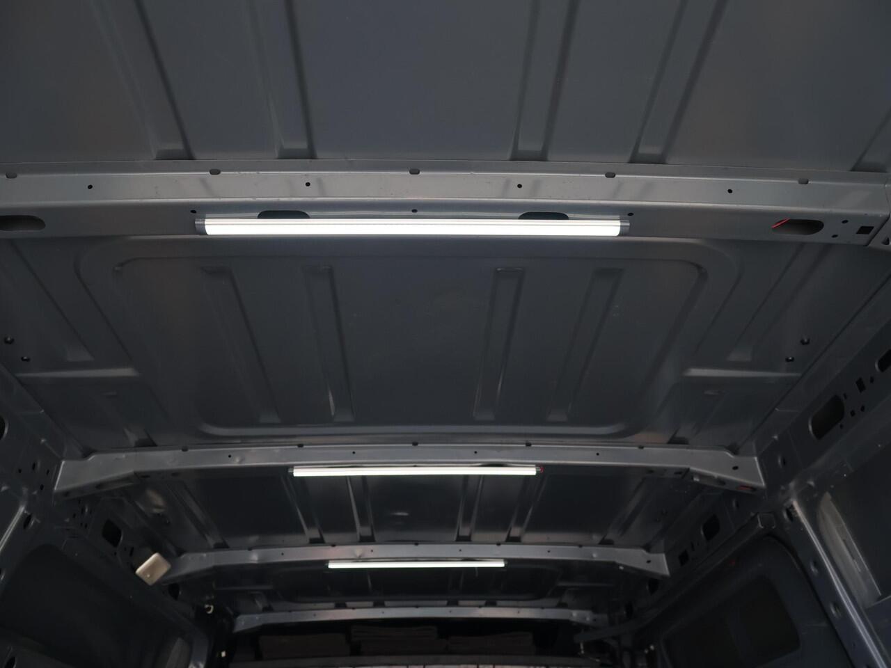 Renault MASTER T35 2.3 dCi 150 PK L2H2 + DAB | LEDER | CAMERA | DODEHOEK