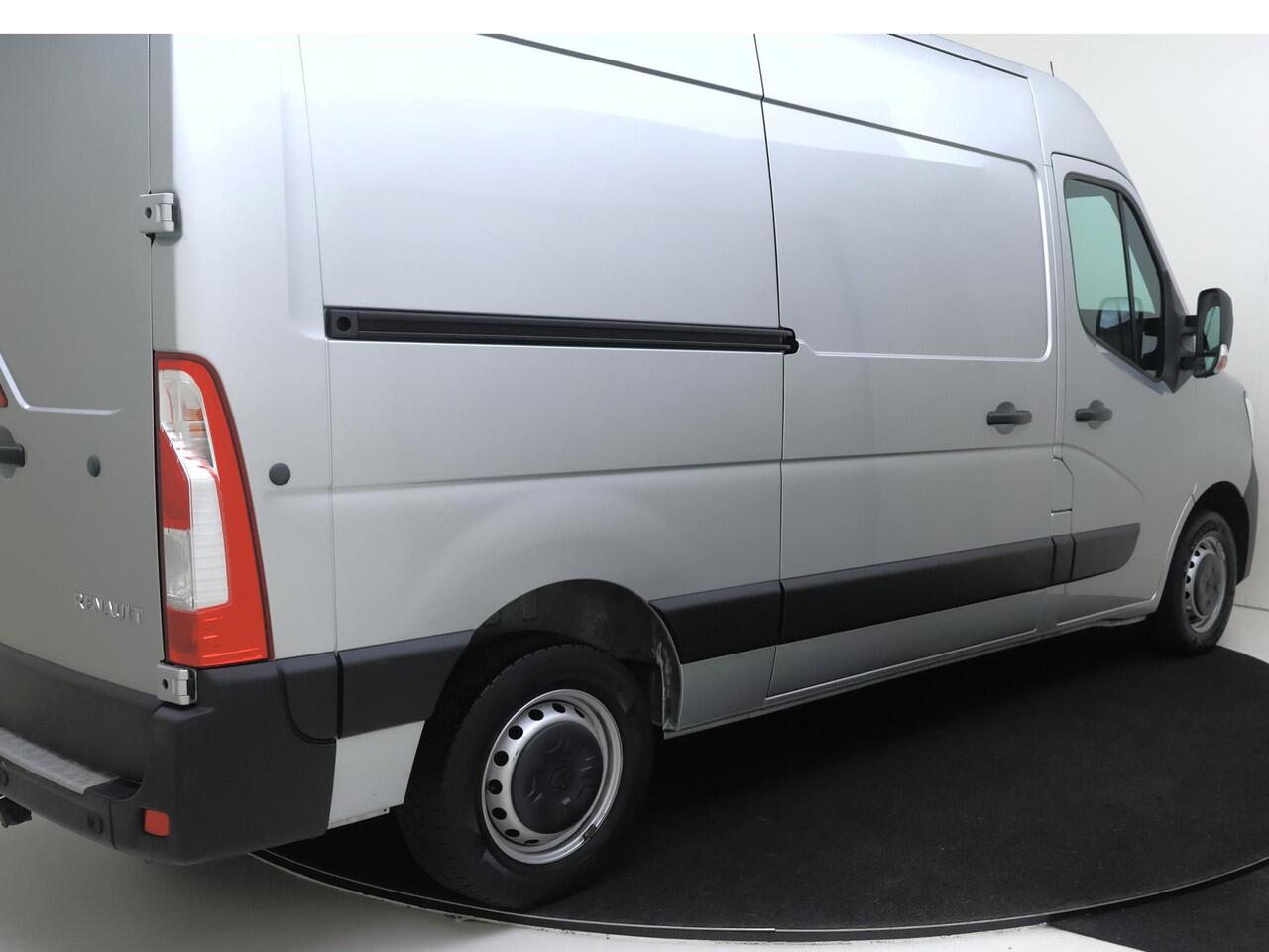 Renault MASTER T35 2.3 dCi 135 L2H2 Comfort airco | parkeersensor achter | zijschuifdeur rechts |