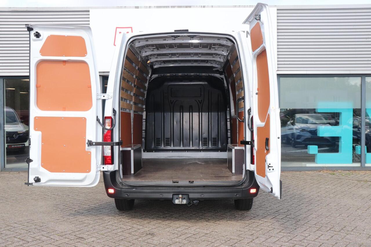 Renault MASTER 2.3 dCi 135 T35 L2H2 Work Edition | Navigatie | Trekhaak | Achteruitrijcamera |