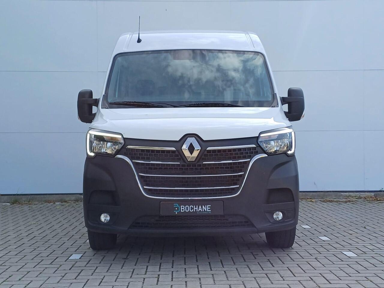 Renault MASTER 2.3 dCi 135 T35 L2H2 Work Edition Navigatie / Parkeersensoren + Camera / Trekhaak / Cruise Control / Lat-om-lat / Vloer / Sidebars