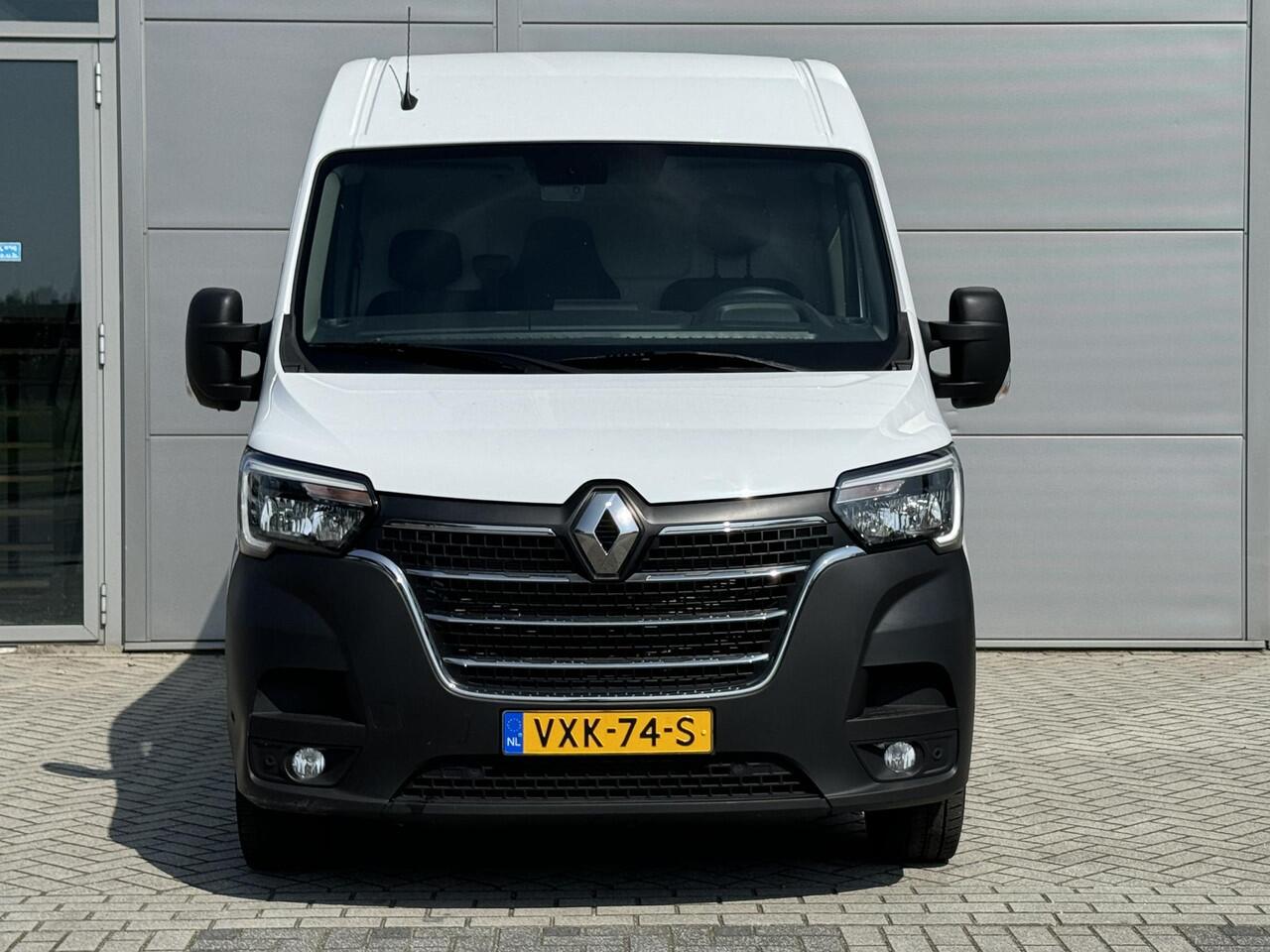 Renault MASTER 2.3 dCi 135 T35 L2H2 Work Edition | NL AUTO | AIRCO | NAVIGATIE | PARKEER SENSOREN VOOR + ACHTER | CAMERA | SIDE BARS | TREKHAAK |