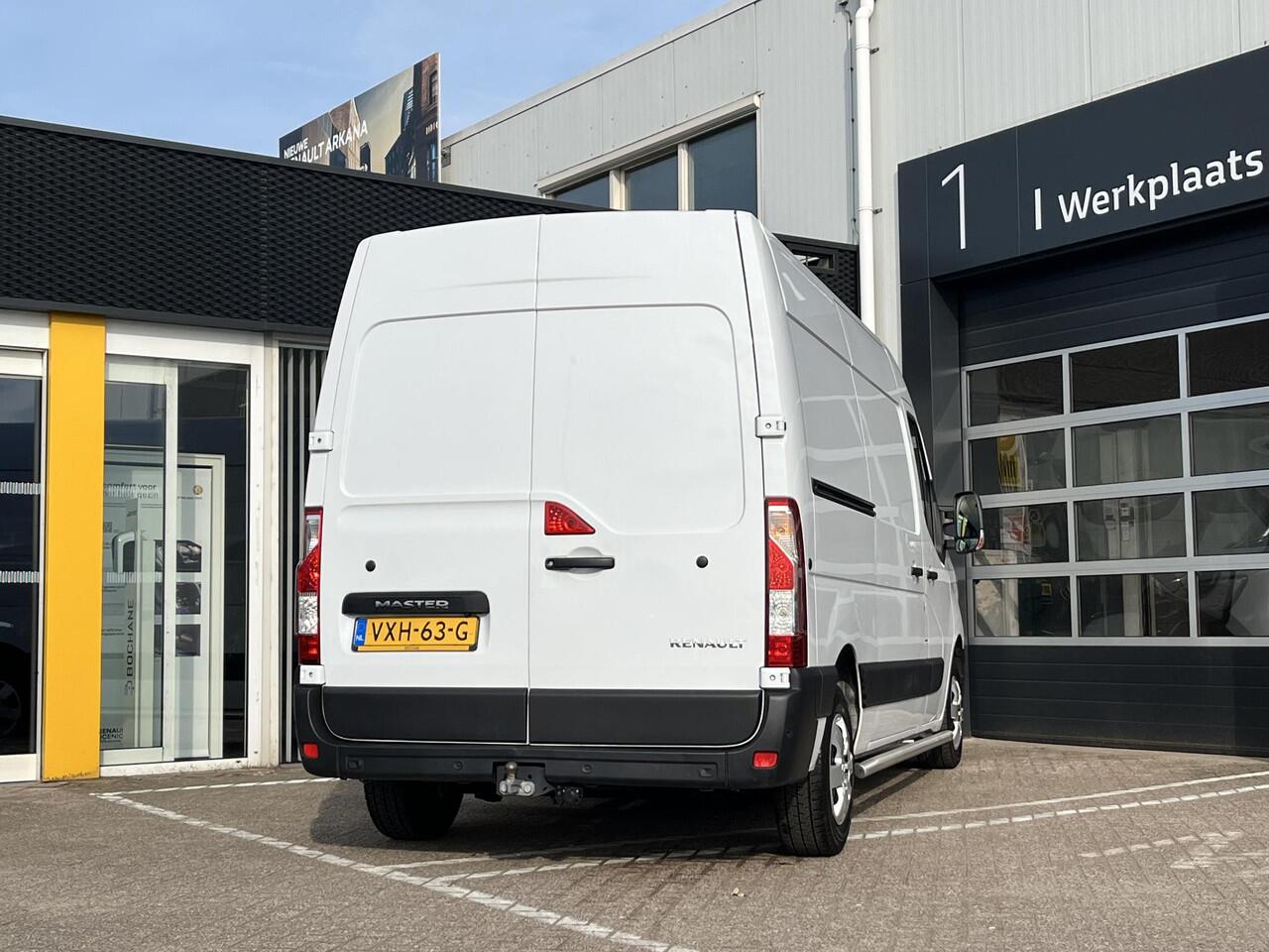 Renault MASTER 2.3 dCi 135 T35 L2H2 Work Edition | Betimmering | Trekhaak | All-Season banden