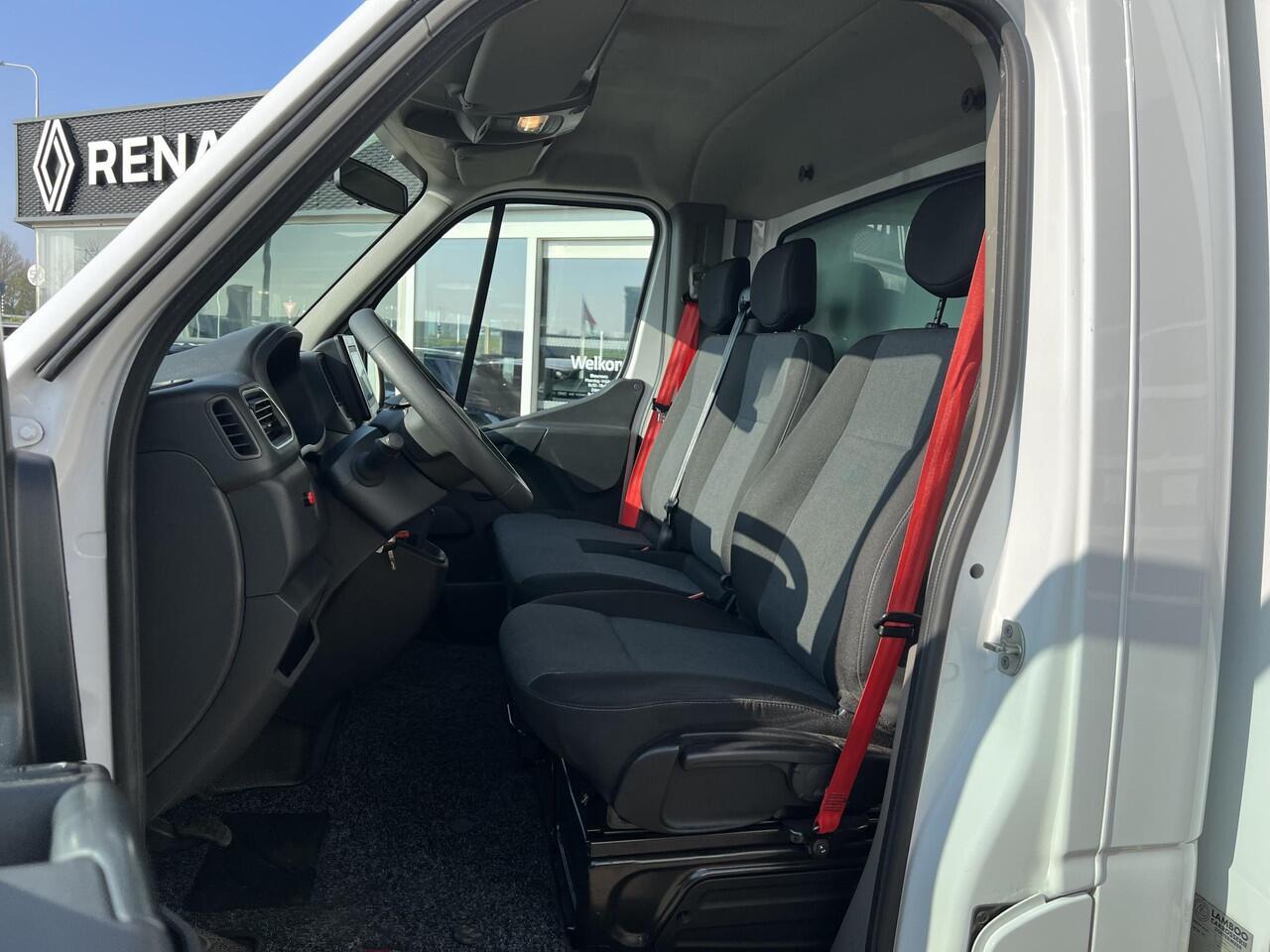 Renault MASTER T35 2.3 dCi 145 BAKWAGEN | Camera | Apple Carplay | Android Auto | DAB | Cruise Control | Airco |