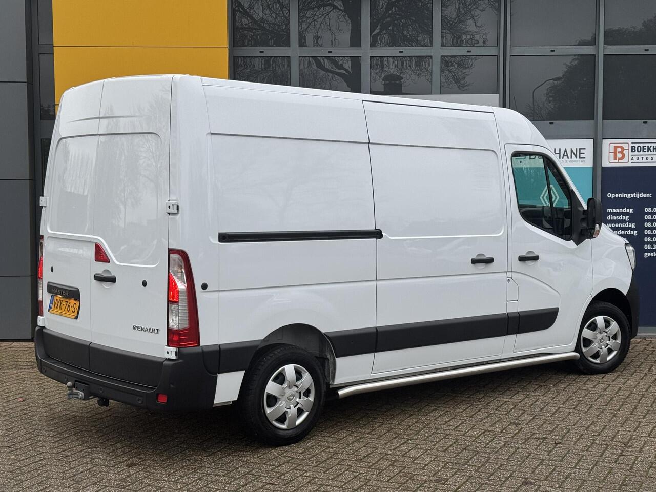 Renault MASTER T35 2.3 dCi 135 L2H2 Work Edition | Navigatie | Trekhaak | Achteruitrijcamera |