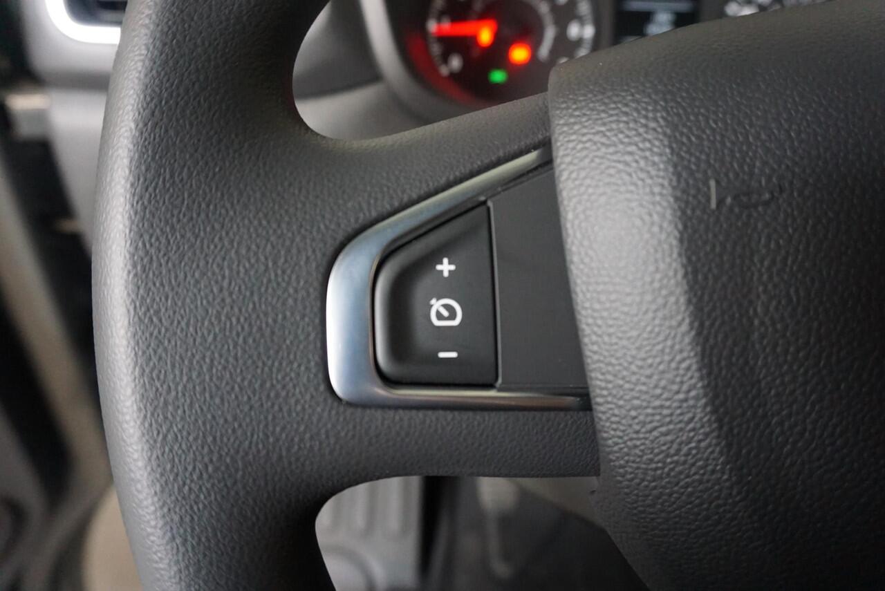 Renault MASTER T33 2.3 dCi 135PK L2H2 Work Edition Airco Cruise Control Camera Navi PDCA Trekhaak