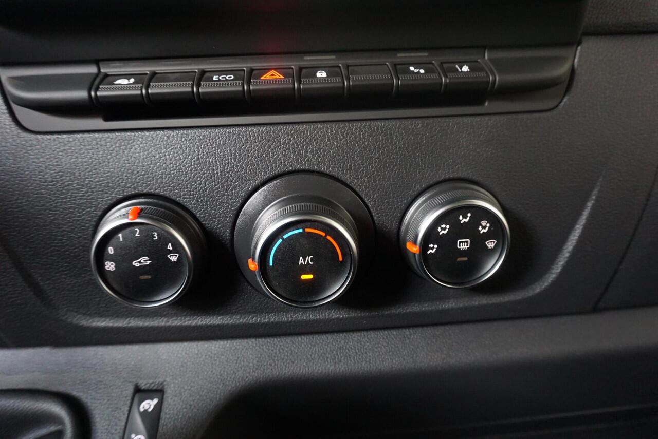 Renault MASTER T33 2.3 dCi 135PK L2H2 Work Edition Airco Cruise Control Camera Navi PDCA Trekhaak