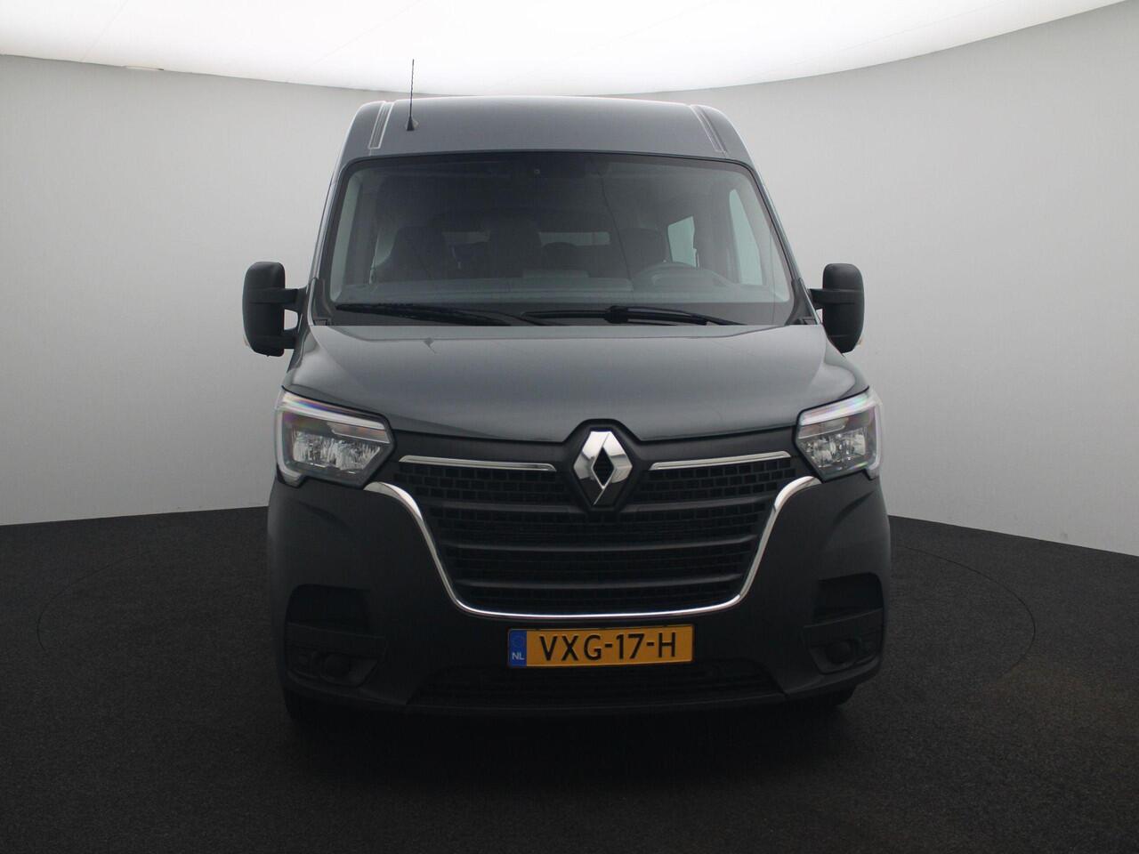 Renault MASTER T35 2.3 dCi 150 L2H2 DC Comfort | Dubbele Cabine| Pack Full Mobile Office | Pack R-link Multimedia DAB | Achteruitrijcamera + parkeersensoren achter | Cruise Control | Dodehoekspiegel in zonneklep bijrijder | Climate Control | Opstap in achterbumper | Tre