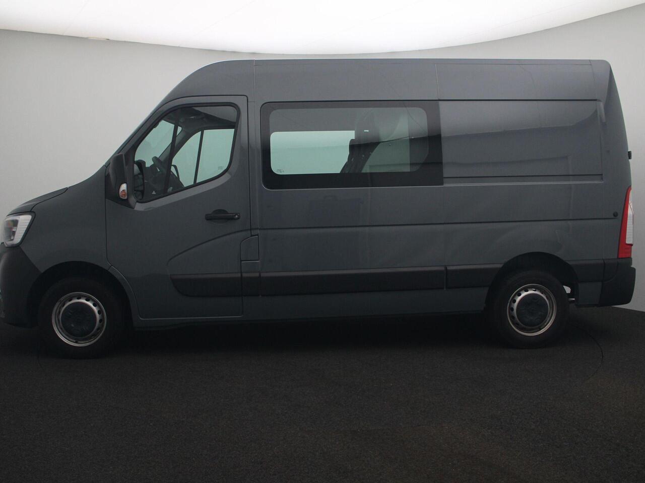 Renault MASTER T35 2.3 dCi 150 L2H2 DC Comfort | Dubbele Cabine| Pack Full Mobile Office | Pack R-link Multimedia DAB | Achteruitrijcamera + parkeersensoren achter | Cruise Control | Dodehoekspiegel in zonneklep bijrijder | Climate Control | Opstap in achterbumper | Tre