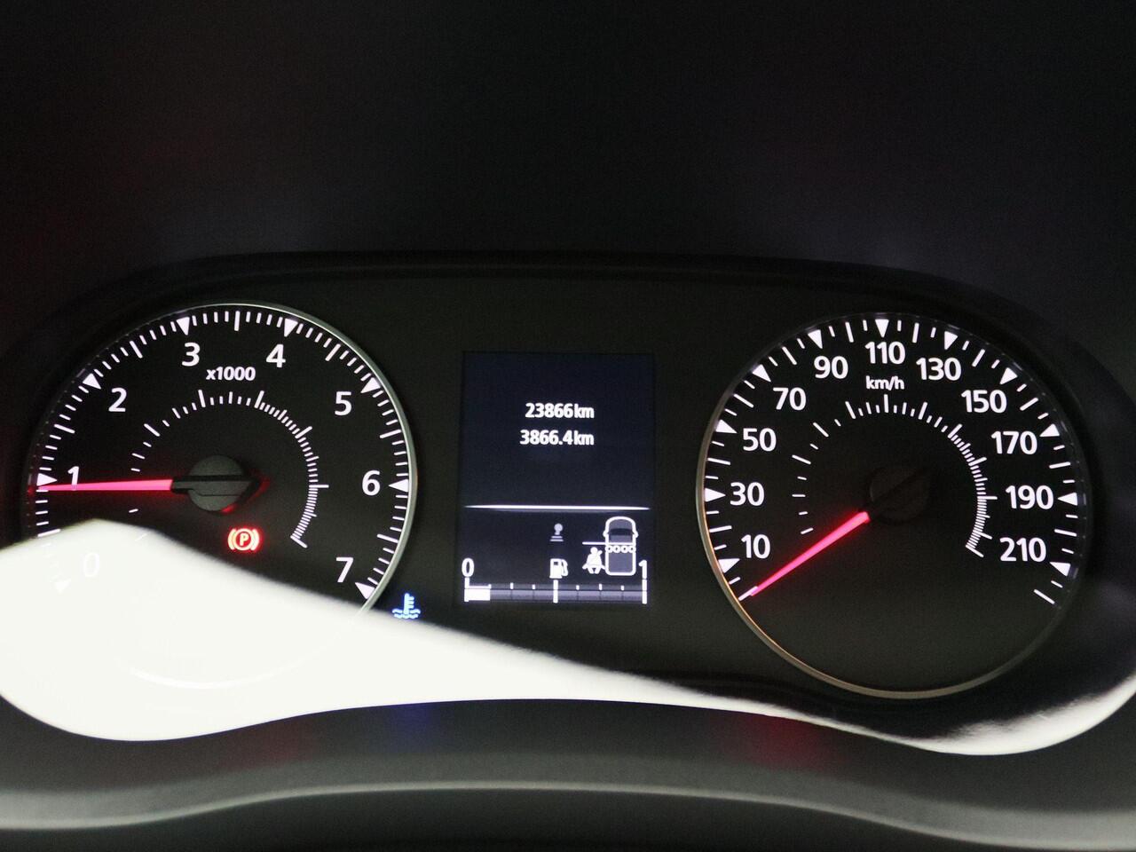 Renault MASTER T35 2.3 dCi 150 L2H2 DC Comfort | Dubbele Cabine| Pack Full Mobile Office | Pack R-link Multimedia DAB | Achteruitrijcamera + parkeersensoren achter | Cruise Control | Dodehoekspiegel in zonneklep bijrijder | Climate Control | Opstap in achterbumper | Tre