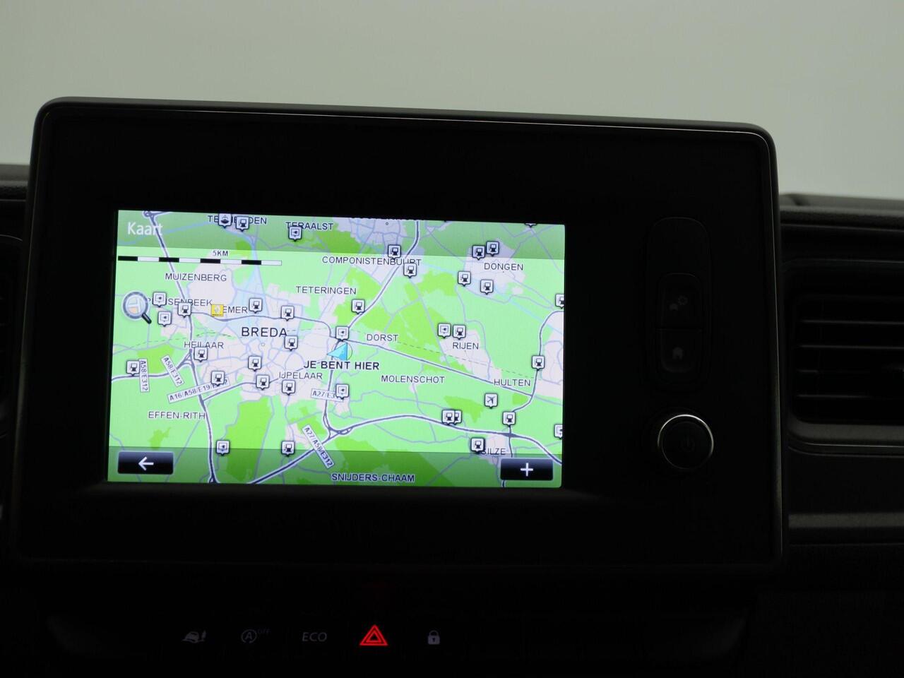 Renault MASTER T35 2.3 dCi 150 L2H2 DC Comfort | Dubbele Cabine| Pack Full Mobile Office | Pack R-link Multimedia DAB | Achteruitrijcamera + parkeersensoren achter | Cruise Control | Dodehoekspiegel in zonneklep bijrijder | Climate Control | Opstap in achterbumper | Tre